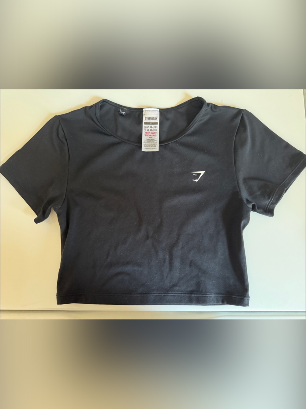 Black Women’s Athletic Crop Too with Small Logo